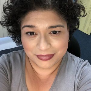 Meet your Posher, Dina